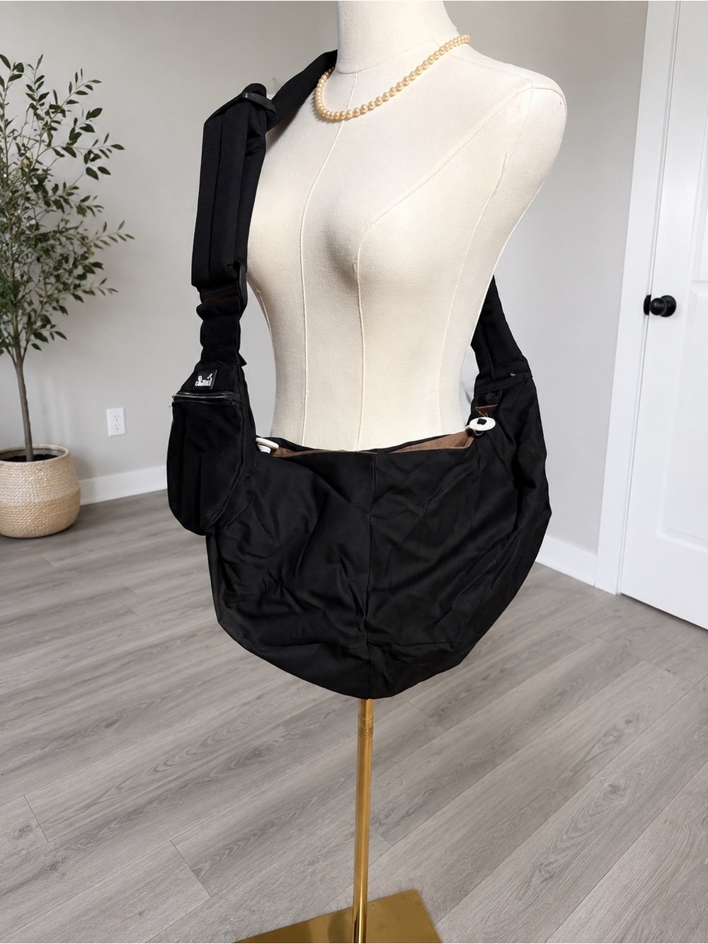 Black Hands-Free Pet Shoulder Sling Bag by